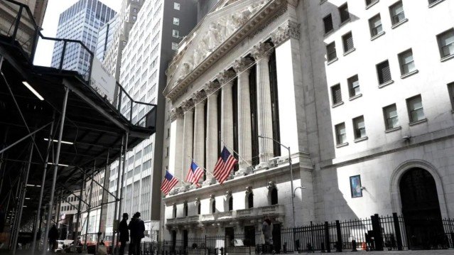 U.S. Stocks Plunge as Tariffs